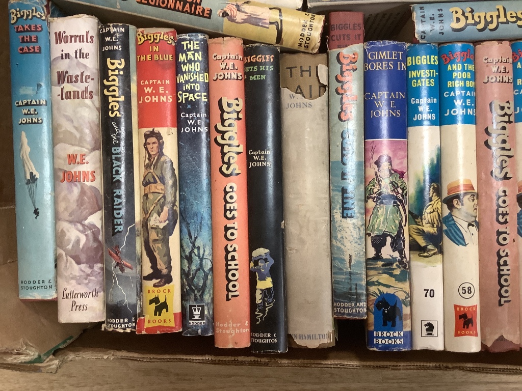 Biggles 37 volumes, several first editions